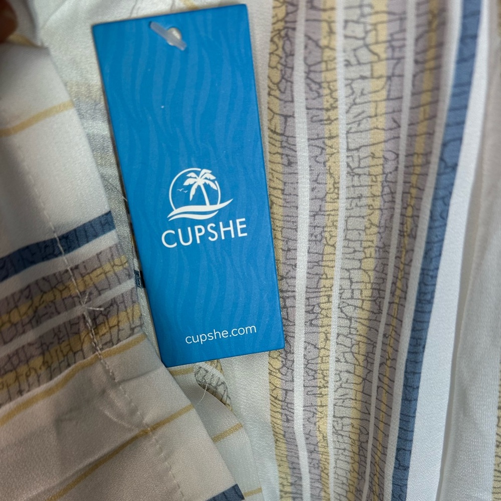 Cupshe Strapless Jumpsuit – Size S - Picture 4 of 10